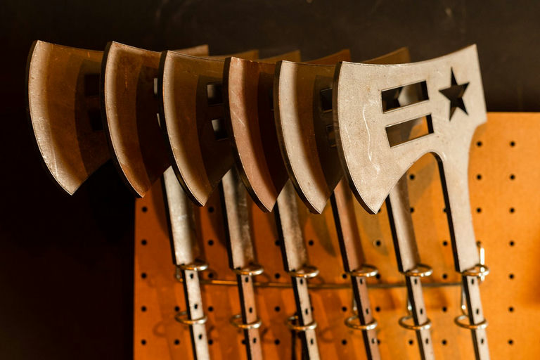 Axe-Throwing in Lisbon thumbnail 3