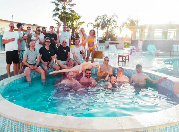 Hire a Private Female Stripper in Lisbon thumbnail 5