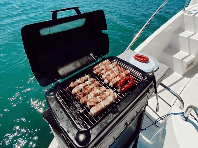 Xuxu Luxury Catamaran - up 14 guests — photo 2 of 7