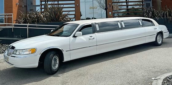 Lisbon Lincoln Limousine Hire thumbnail 4