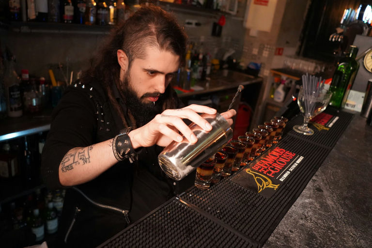 Lisbon Cocktail Making Class thumbnail 7