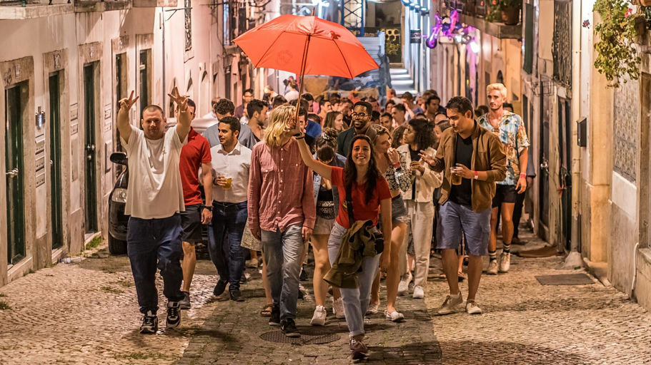 Lisbon Public Pub Crawl with 1-Hour Open Bar - photo 1