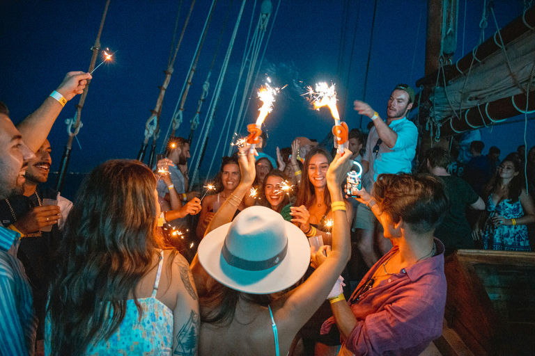 Lisbon Sunset Boat Party - photo 1