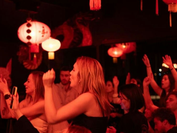 Bottomless Karaoke in Lisbon thumbnail 4