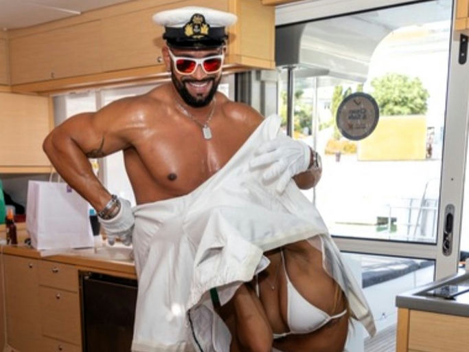 Hire a Private Male Stripper in Lisbon thumbnail 10