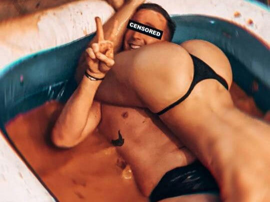 Lisbon Oil / Mud Wrestling Challenge - Stripper vs Stag thumbnail 3