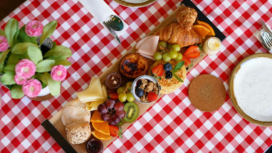 Lisbon Brunch with Rooftop Pool Access thumbnail 4