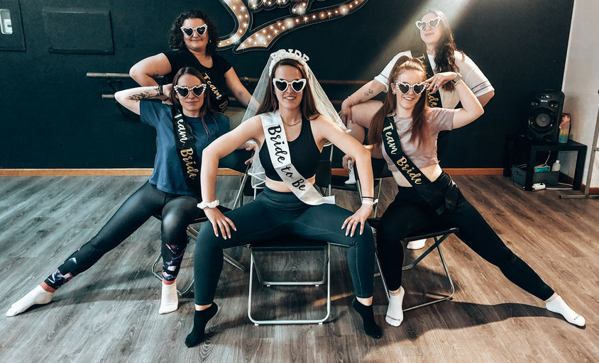 Pin-Up Makeover & Photoshoot in Lisbon thumbnail 4