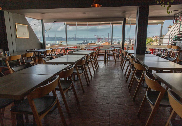 Rooftop 3-Course Meal in Lisbon – 2 Hours Unlimited Drinks thumbnail 2