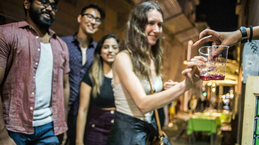 Lisbon Public Pub Crawl with 1-Hour Open Bar thumbnail 6