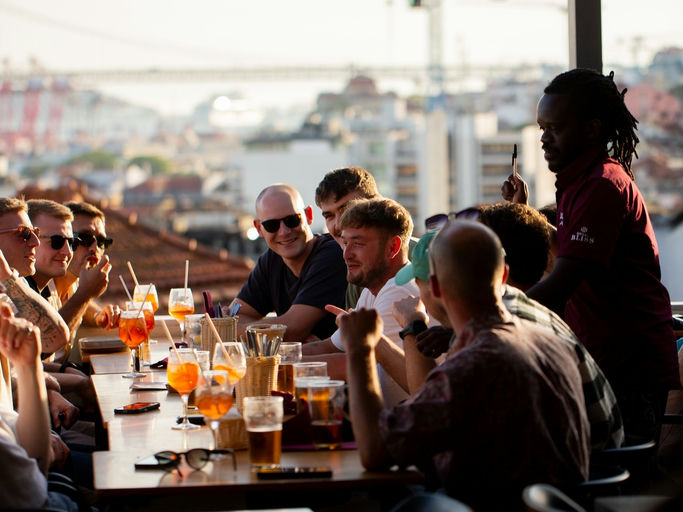 Lisbon Private Rooftop Bar Crawl thumbnail 3