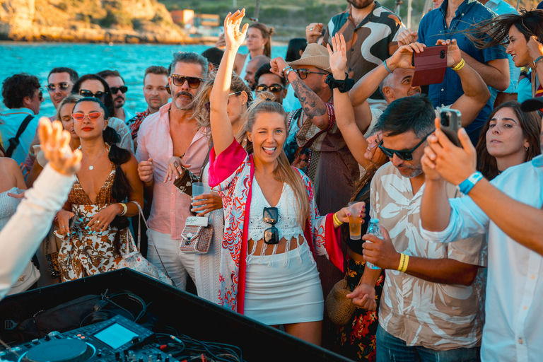 Lisbon Sunset Boat Party thumbnail 2