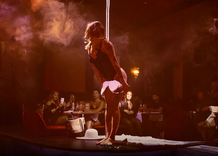 Lisbon Strip Dinner Show Experience