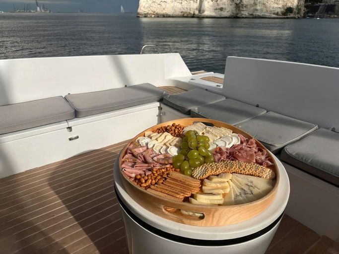 2-Hour Private Boat Hire in Lisbon thumbnail 6