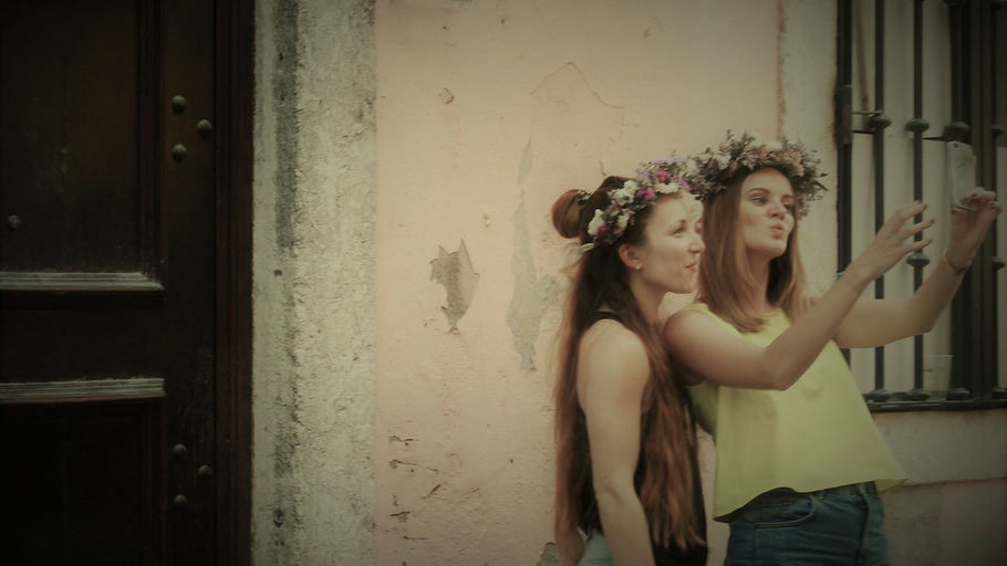 Flower Crown Workshop in Lisbon thumbnail 5