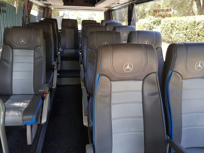 Lisbon Mini Party Bus Hire thumbnail 2