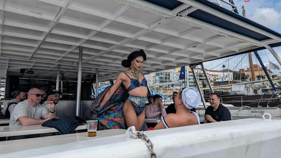 Lisbon Drag Queen Strip Show - photo 1