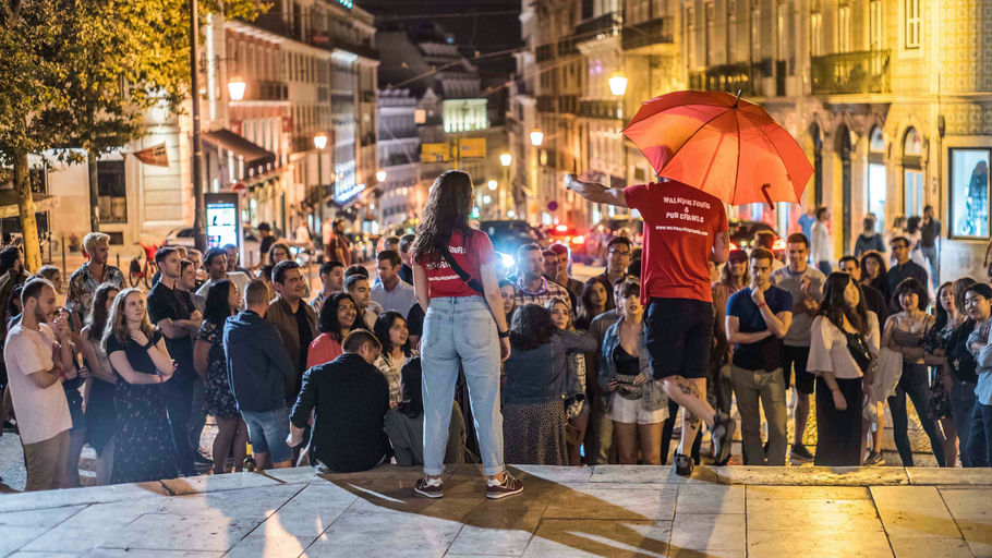 Lisbon Public Pub Crawl with 1-Hour Open Bar thumbnail 3