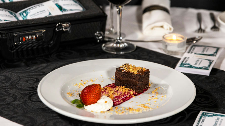 Lisbon Strip Dinner Show Experience thumbnail 3